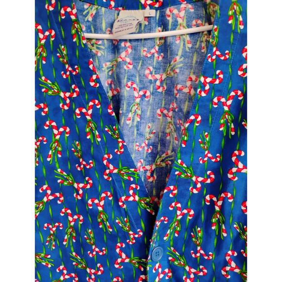 LG Women's Candy Cane Scrubs Coat. Buttoned Up With Pockets. Christmas. Holiday. - Picture 5 of 12